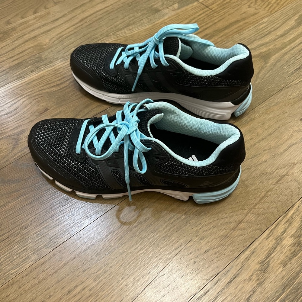 ADIDAS RUNNING SHOES - Picture 6 of 7